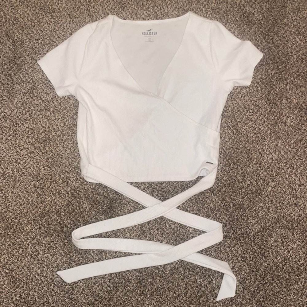 Hollister Cropped Cross tee